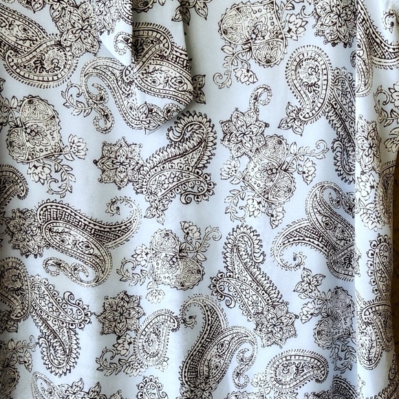 Pale Blue Paisley Top - Adorable - Picture 5 of 9